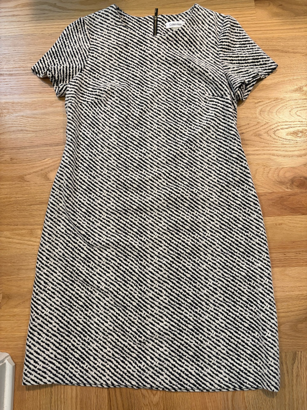 Calvin Klein Black and White Short Sleeve Shift Dress Sz 10